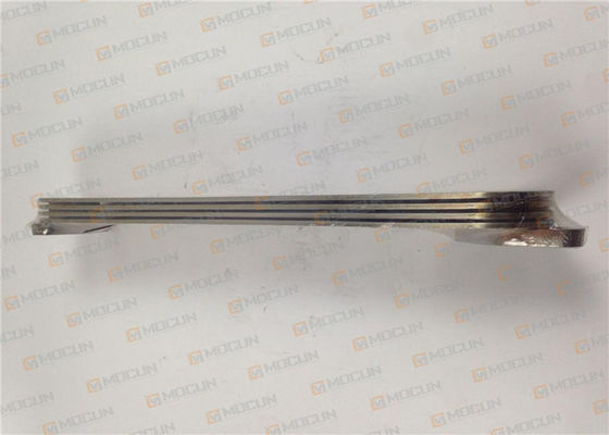 お買い得 6D14重い装置のためのラジエーターのタイプ ディーゼル機関オイル クーラーの中心はME034570を分けます オンライン